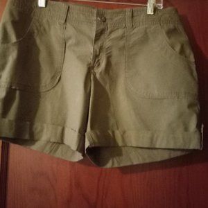 Women's Inc. International Concepts Cuffed Short. Brand new. Size 12.